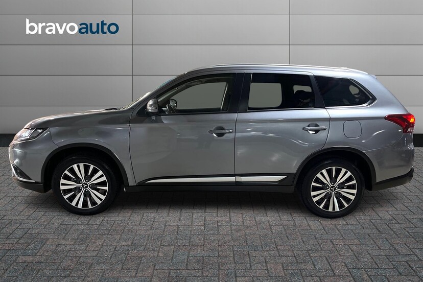 MITSUBISHI OUTLANDER usado 2023 0