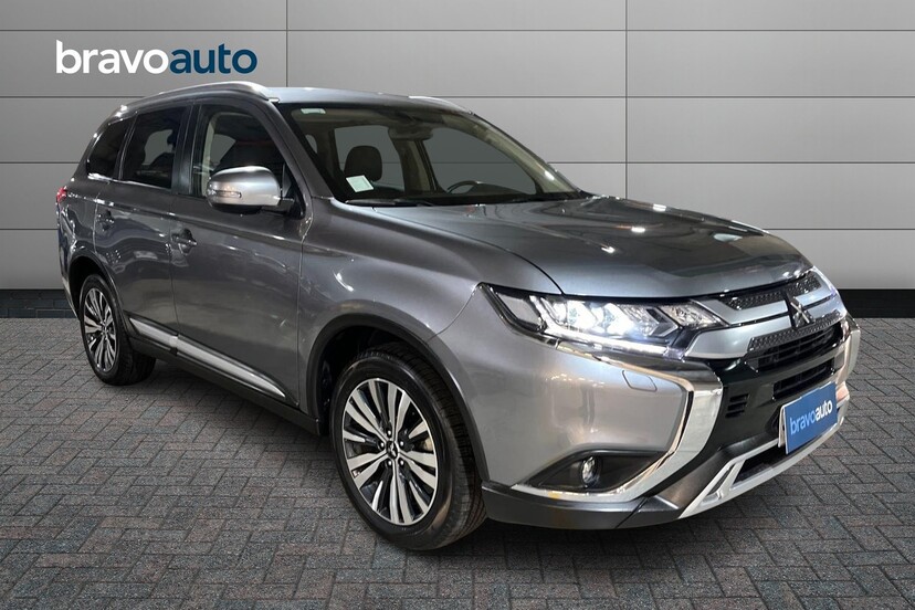 MITSUBISHI OUTLANDER usado 2023 0