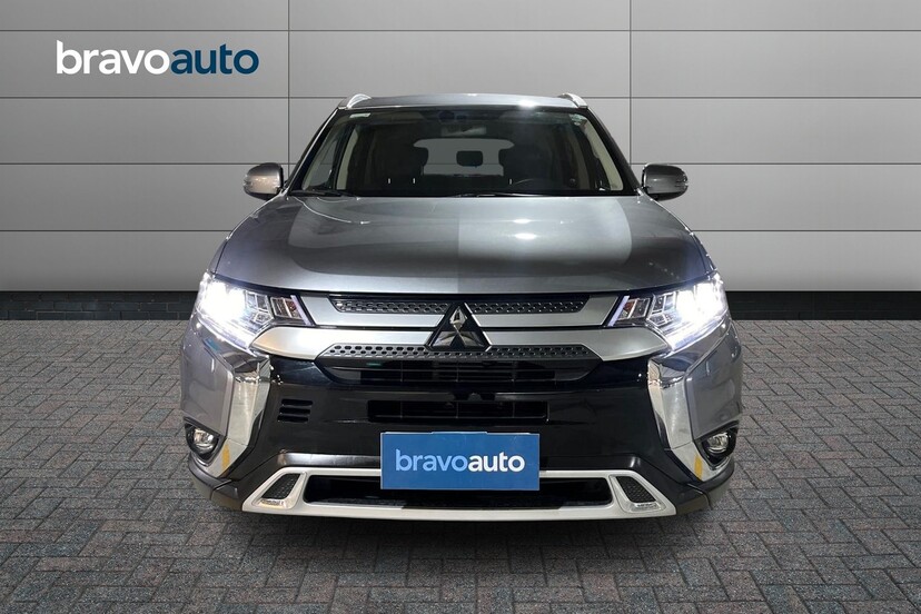 MITSUBISHI OUTLANDER usado 2023 0