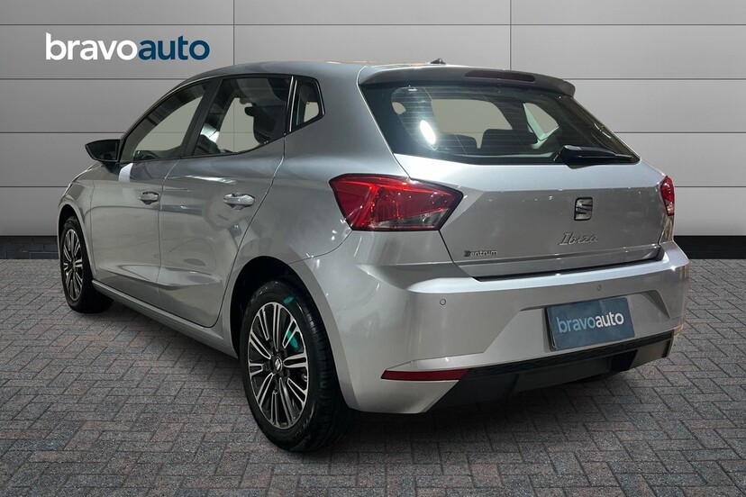 SEAT IBIZA usado 2023 0